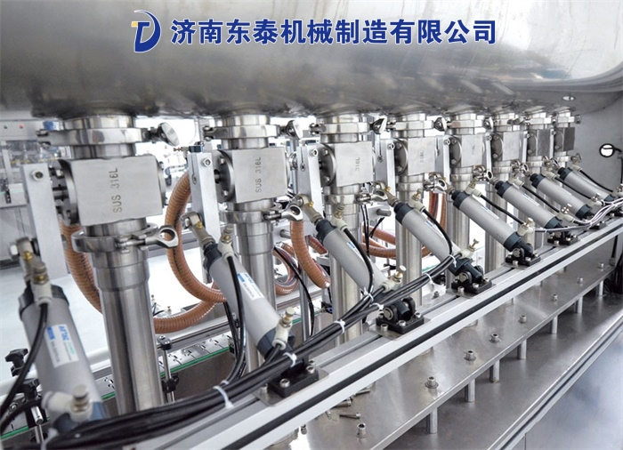 香菇醬灌裝機(jī)灌裝頭細(xì)節(jié)