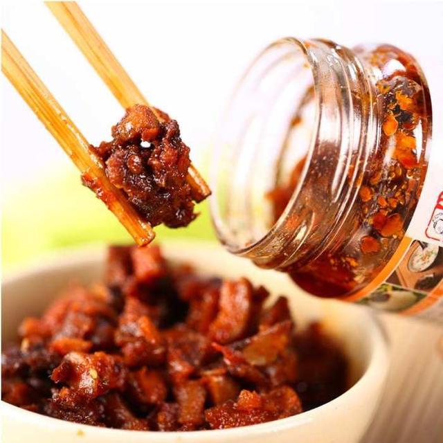 香菇醬灌裝機(jī)效果圖