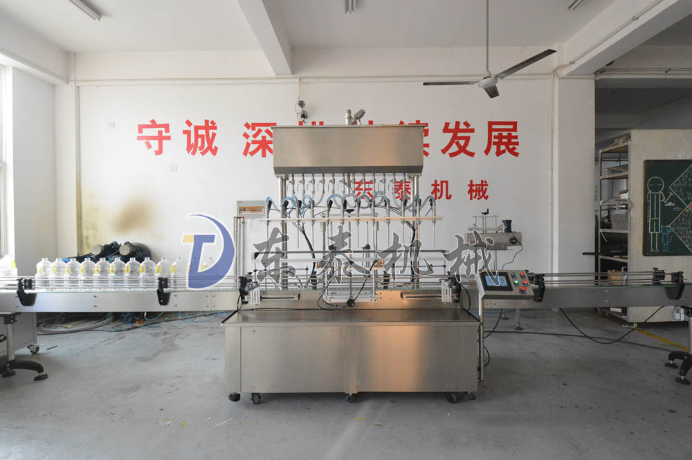 12頭自流式液體灌裝機(jī)