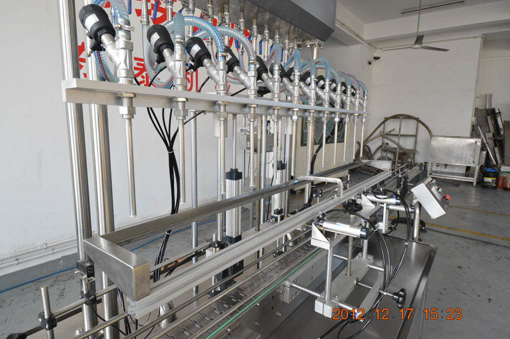 12頭自流式液體灌裝機(jī)