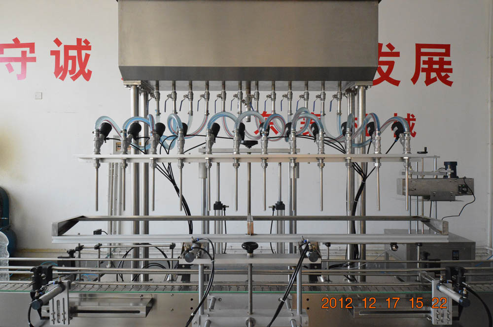 12頭直流式液體灌裝機(jī)