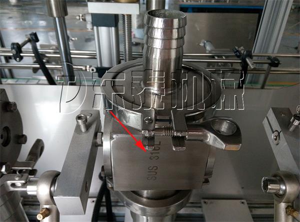 六頭全自動食用油灌裝機