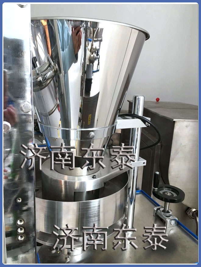 小型醬體包裝機(jī)細(xì)節(jié)